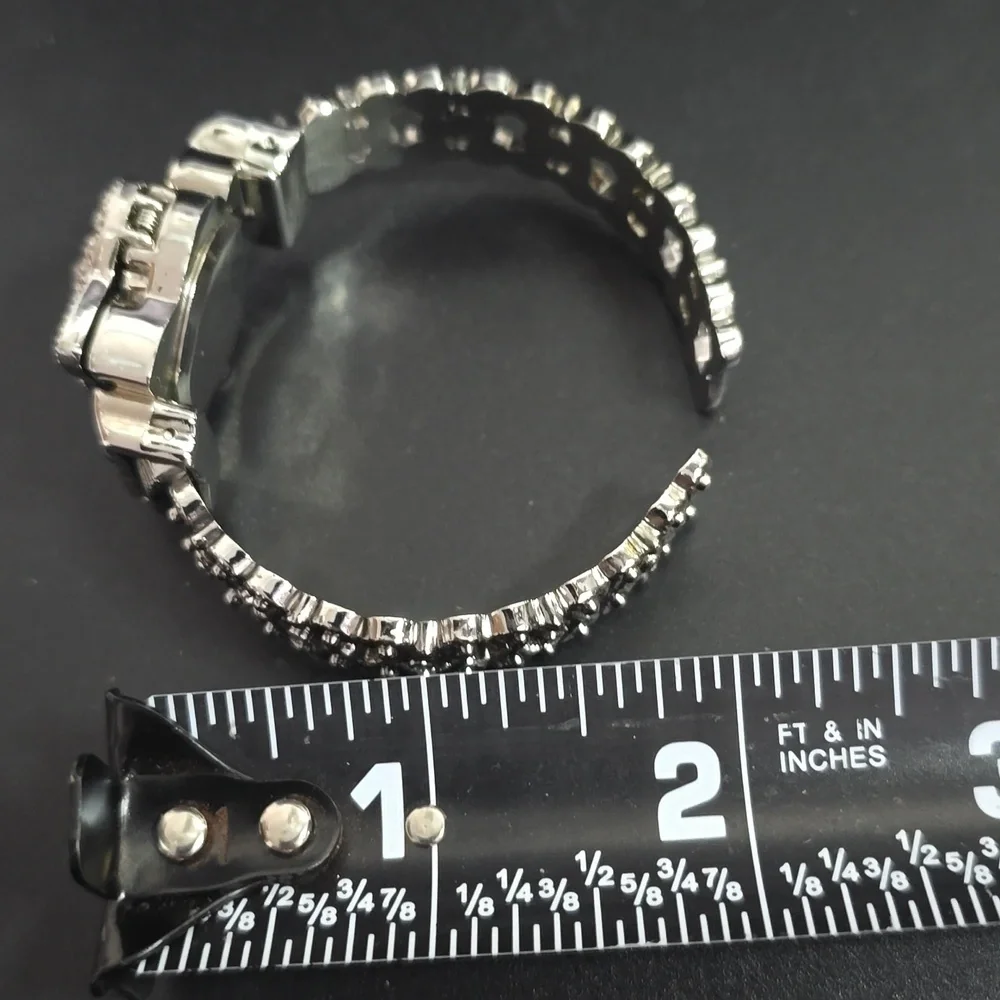 Elegant Silver Cat Face Women's Watch